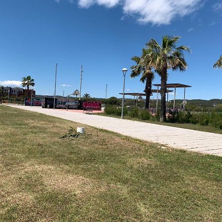 Apartamento Para 5 Personas Frente Al Mar Con Piscina Y Parking Cubelles Esterno foto