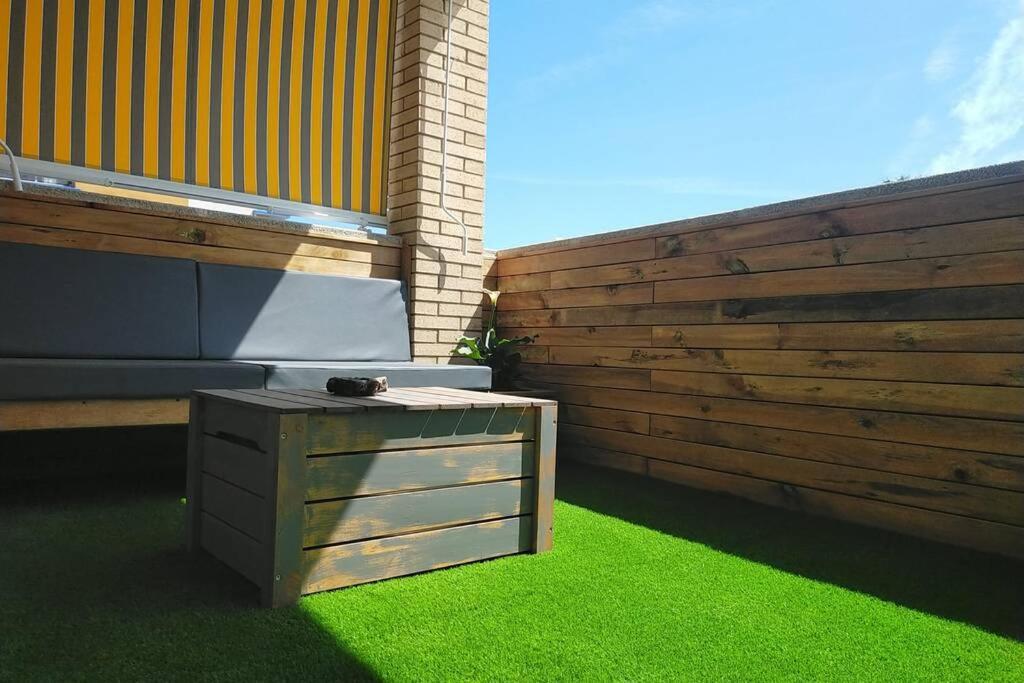 Apartamento Para 5 Personas Frente Al Mar Con Piscina Y Parking Cubelles Esterno foto