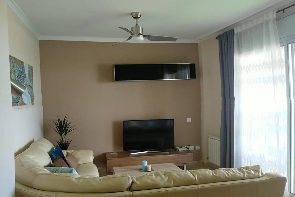 Apartamento Para 5 Personas Frente Al Mar Con Piscina Y Parking Cubelles Esterno foto