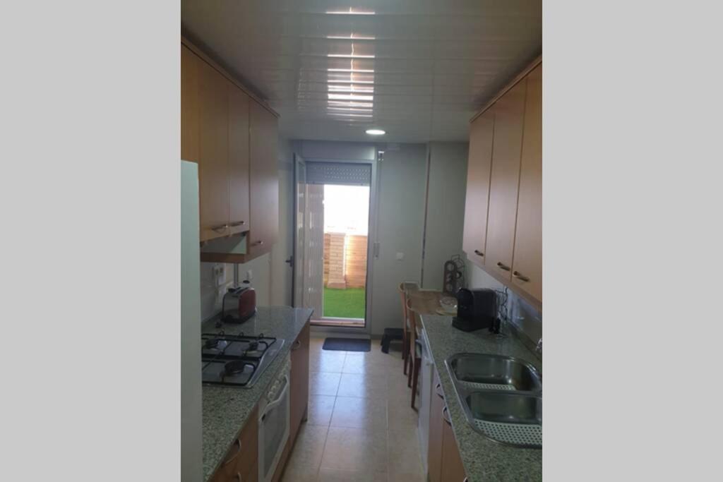 Apartamento Para 5 Personas Frente Al Mar Con Piscina Y Parking Cubelles Esterno foto