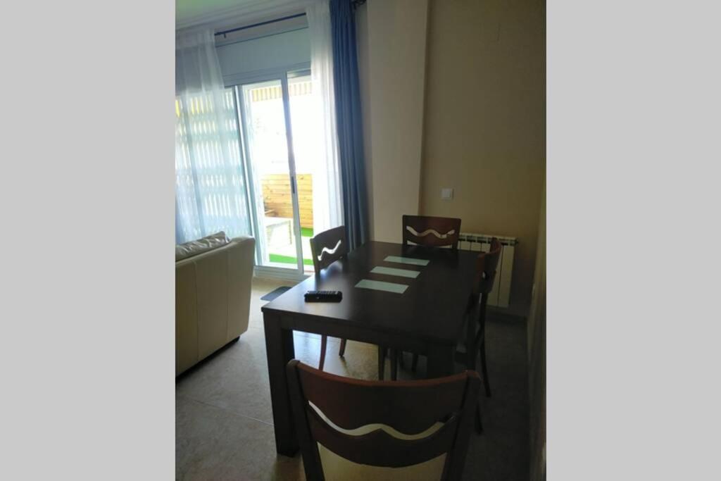 Apartamento Para 5 Personas Frente Al Mar Con Piscina Y Parking Cubelles Esterno foto