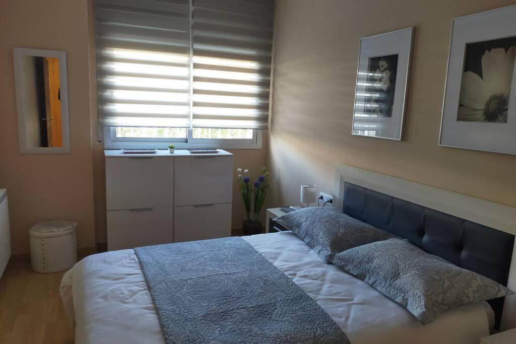 Apartamento Para 5 Personas Frente Al Mar Con Piscina Y Parking Cubelles Esterno foto