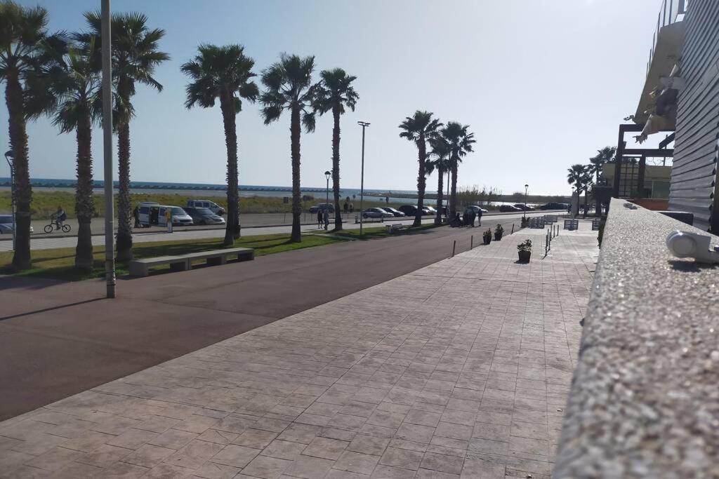 Apartamento Para 5 Personas Frente Al Mar Con Piscina Y Parking Cubelles Esterno foto