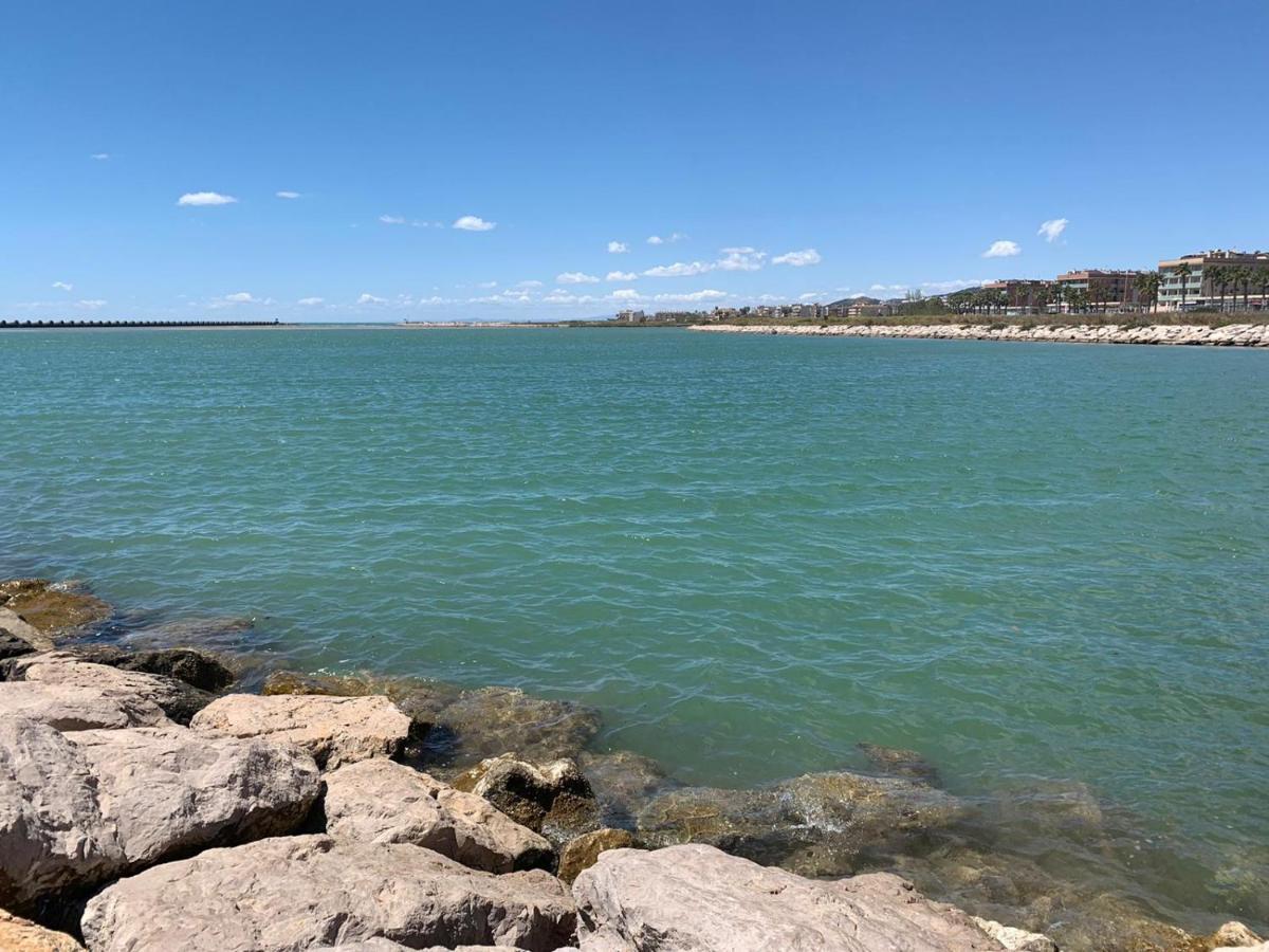Apartamento Para 5 Personas Frente Al Mar Con Piscina Y Parking Cubelles Esterno foto